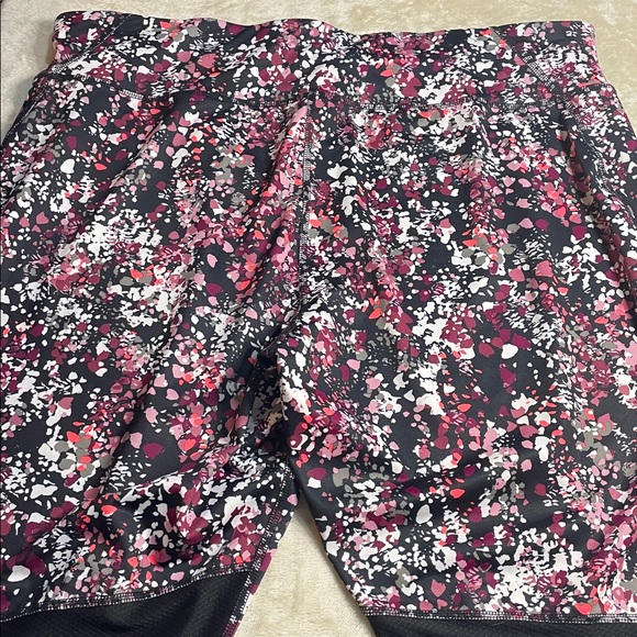 Xersion Fitted Pink and Black Splatter Pattern Leggings - Picture 4 of 11